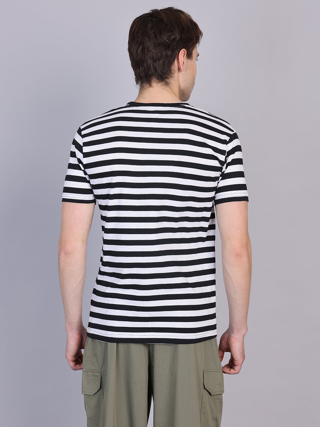 Black And White Men Round Neck Tshirt