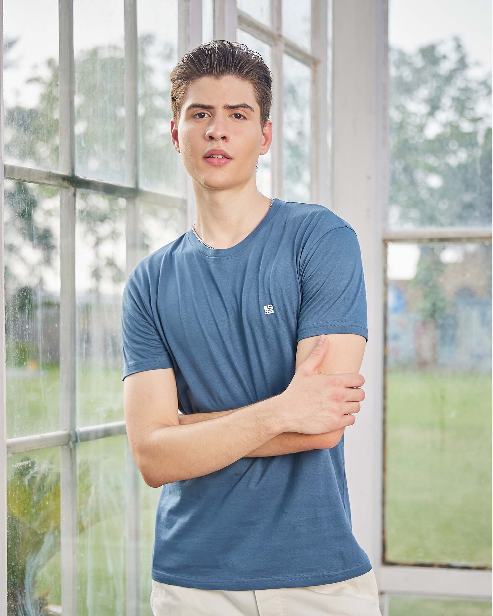 Blue Solid Crew Neck Tshirt