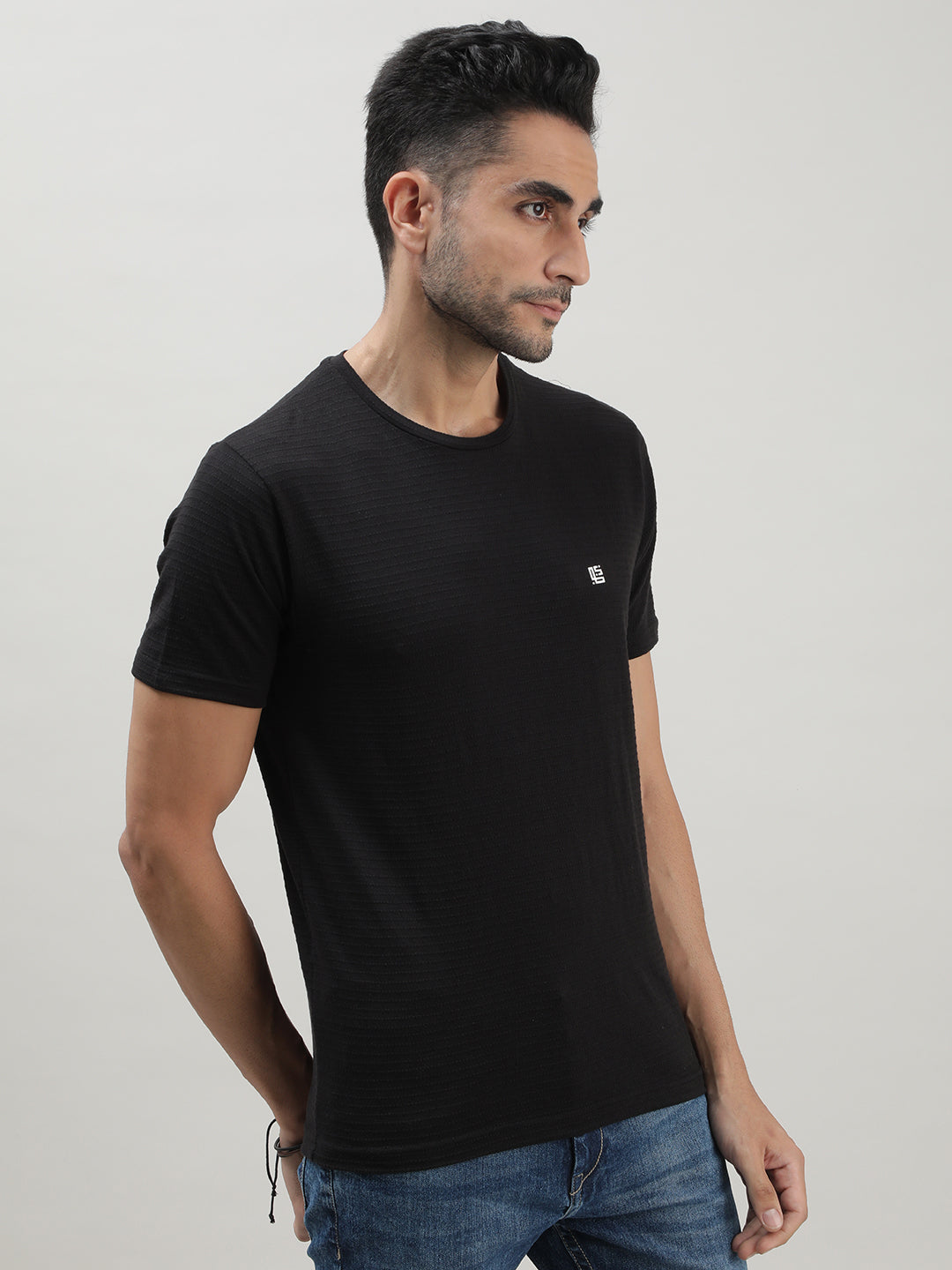 Buy Black Solid Crew Neck T-shirt for Men Online at Loom & Spin